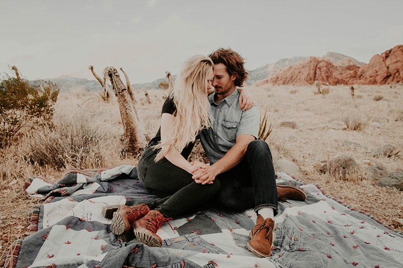 Couple having a picnic 